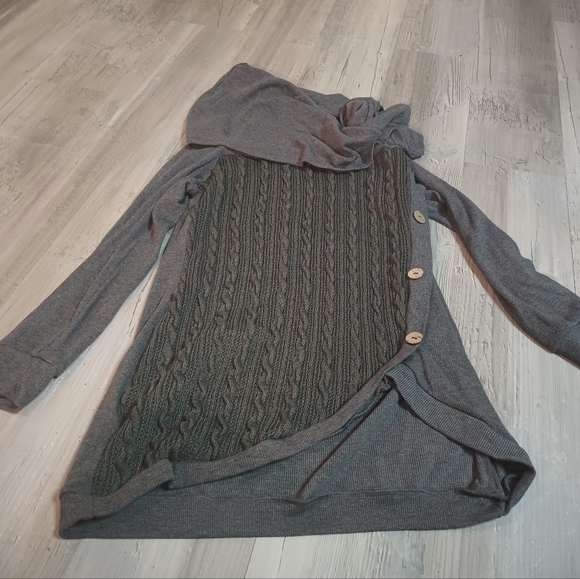 Top - Picture 2 of 4